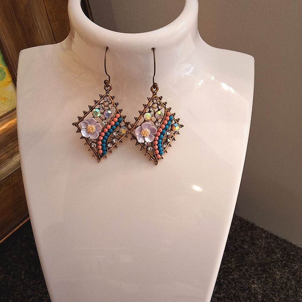 💥SALE💥NEW Rhinestone Flower Jeweled Dangle Earrings